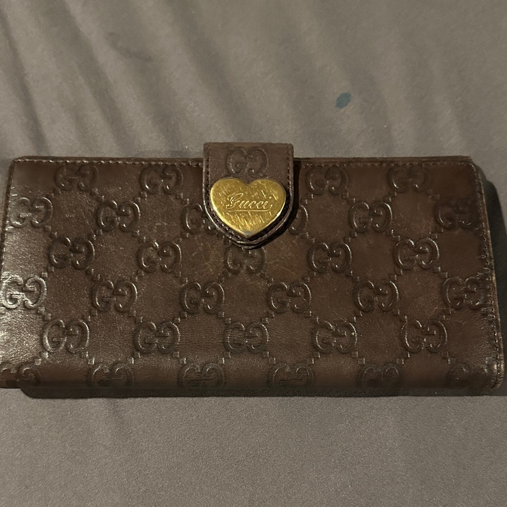 Vintage Gucci Embossed Chocolate Brown Wallet with Gold Heart
